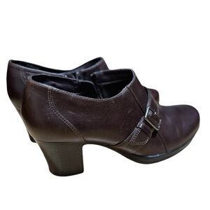 Clarks Cognac women Ankle Bootie  size 10 2 1/2 “ heel